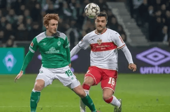 法甲焦点战：斯特拉斯堡主场死磕巴黎圣日耳曼，黑马能否掀翻豪门？